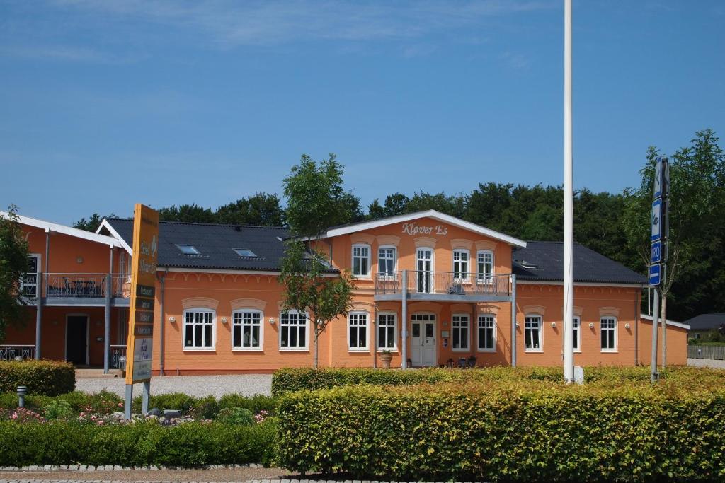 Hotel Klover Es Hellevad Exterior photo
